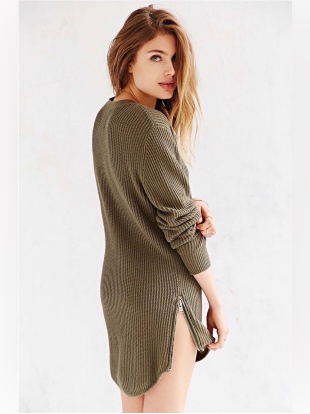 UNIF Urban Outfitters Waffle Knit Tunic Top Olive Green M Side Zip Long Sleeves